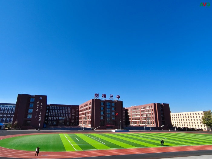 在冰雪童话里,傲胜人造草为哈尔滨剑桥三中足球梦“升温” 在冰雪童话里,傲胜人造草为哈尔滨剑桥三中足球梦“升温”