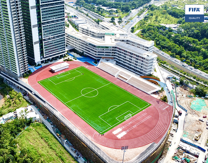 深圳香港培侨书院龙华信义学校足球场